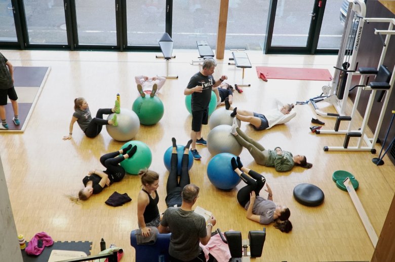 Im Schigymnasium Stams steht am Nachmittag, nach dem Unterricht, das Training f&uuml;r die Sch&uuml;ler an &ndash; entweder auf der Piste oder in der Trainingshalle.
&nbsp;, © Mathea Hollaus