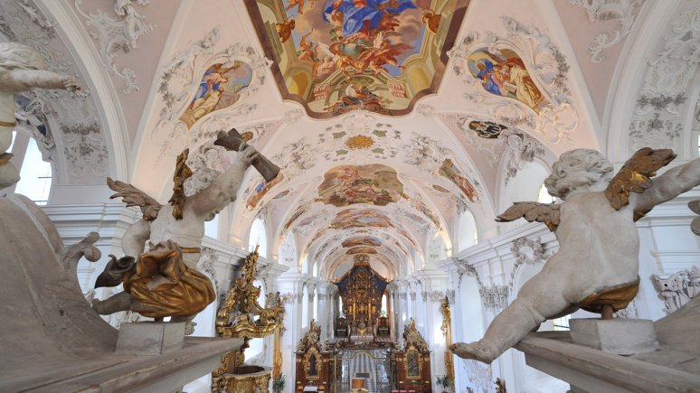 Deckenfresko im Stift Stams, © Tirol Werbung - Bernhard Aichner