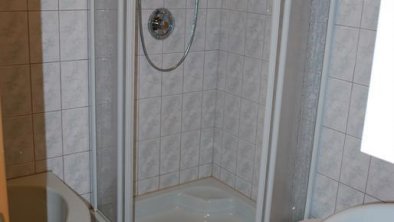 Haus Eberharter Ginzling - Badezimmer mit Dusche