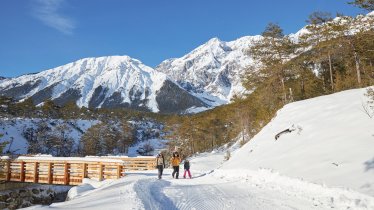 Winterwandern auf dem Mieminger Plateau, © Innsbruck Tourismus / Vorhofer