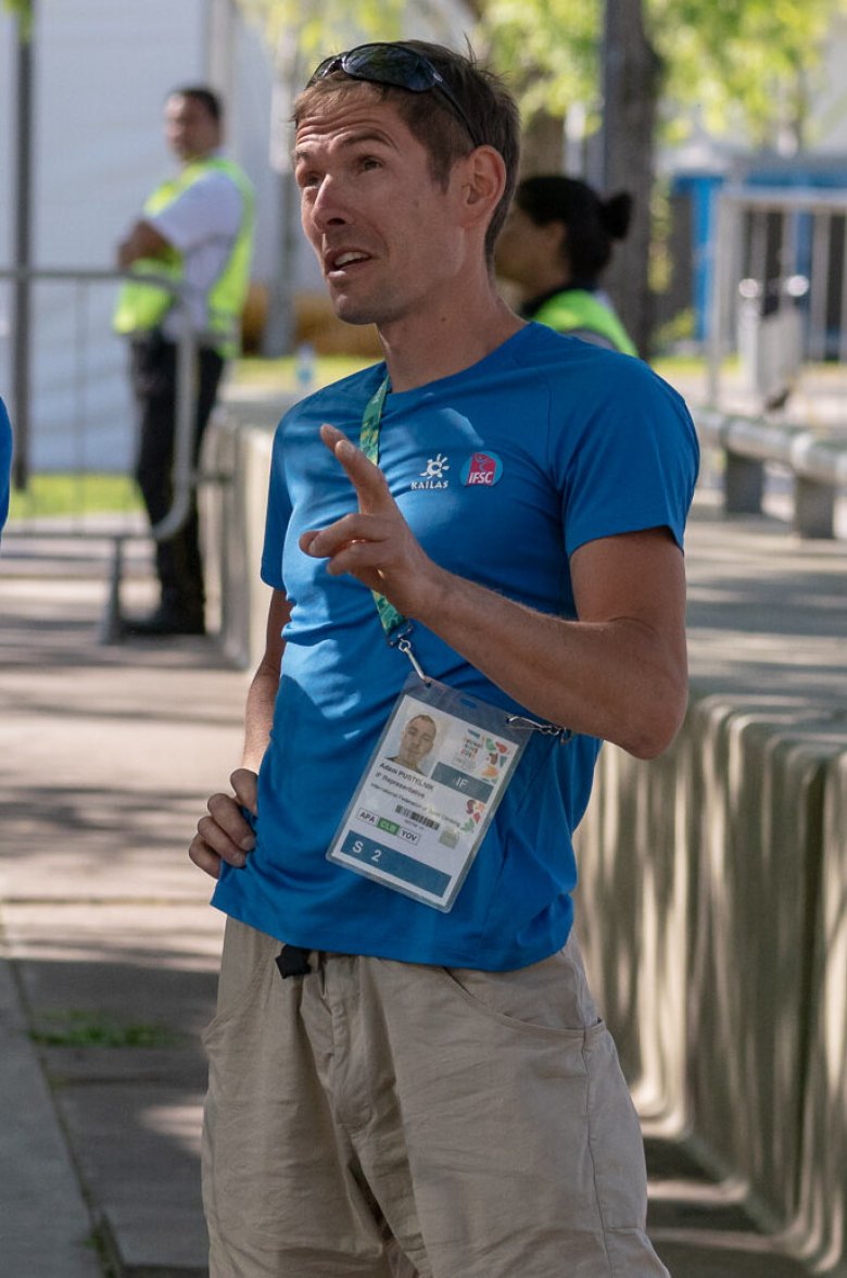 Adam Pustelnik ist Spitzenkletterer und professioneller Routenbauer., © Eddie Fowke/IFSC