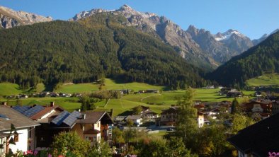 schöne Aussicht von Balkon und Terrasse, © Christine Mak