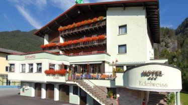 Hotel Edelweiss Pfunds im Sommer