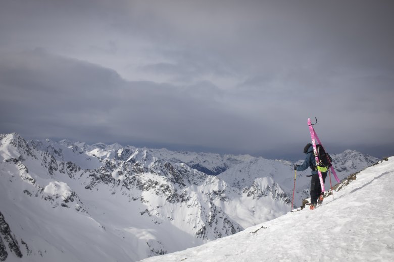             Vom Daunjoch auf den Hinteren Daunkopf. Danach warten über 1000 Höhenmeter Abfahrt zur Hütte.

          