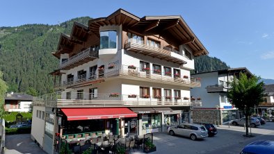 K1600_Hotel-Garni-Jenewein-Mayrhofen-Hauptstrasse-