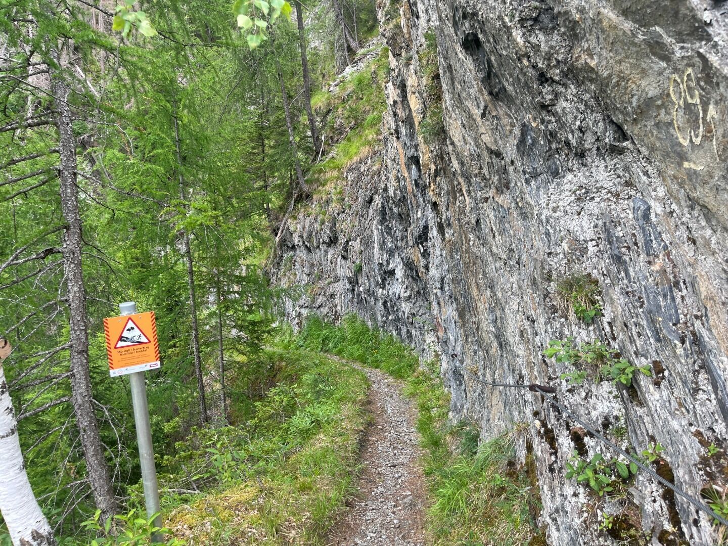 Steig entlang der Hohen Bank bei der Iselschlucht