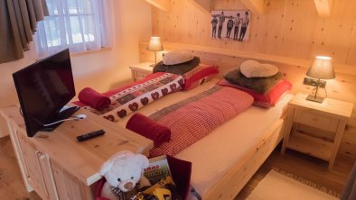 Zirbenschlafzimmer in Käthe´s Lodge im 1. OG, © Katrin Braito