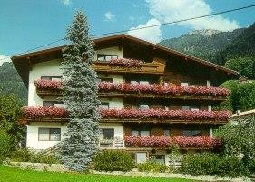 Gästehaus Eberharter Mayrhofen - Sommerbild
