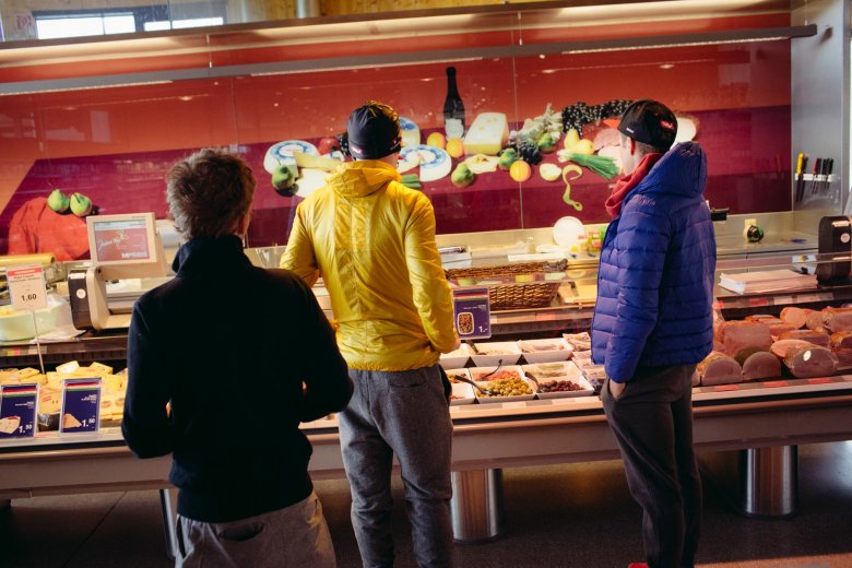 Hunger stillen: Stopp im Supermarkt auf dem Weg zur&uuml;ck nach Innsbruck.&nbsp;
