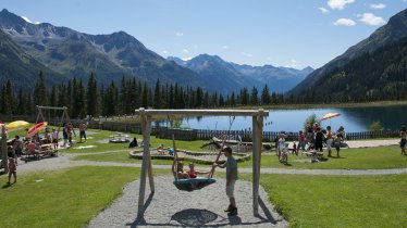 Das Sunny Mountain Sommerfest, die Feuerwehrübung, die Schiefermeisterschaft - alles findet am See in Kappl statt, © TVB Paznaun-Ischgl