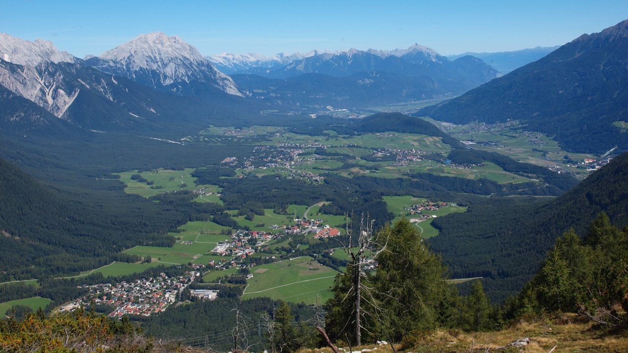 Mieminger Plateau im Sommer - Blick vom Simmeringer Horn, © Sonnenplateau Mieming