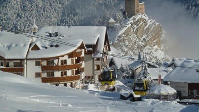 Hotel Sonnleiten - vor dem Umbau 2015, © Unmittelbar an der "Ladis-Abfahrt" gelegen