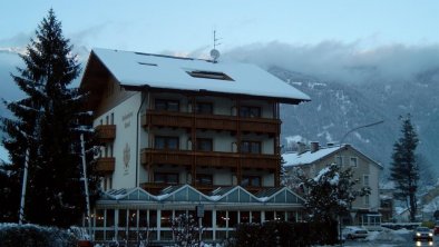 Hotelansicht Süd Winter, © Günther Wachtlechner