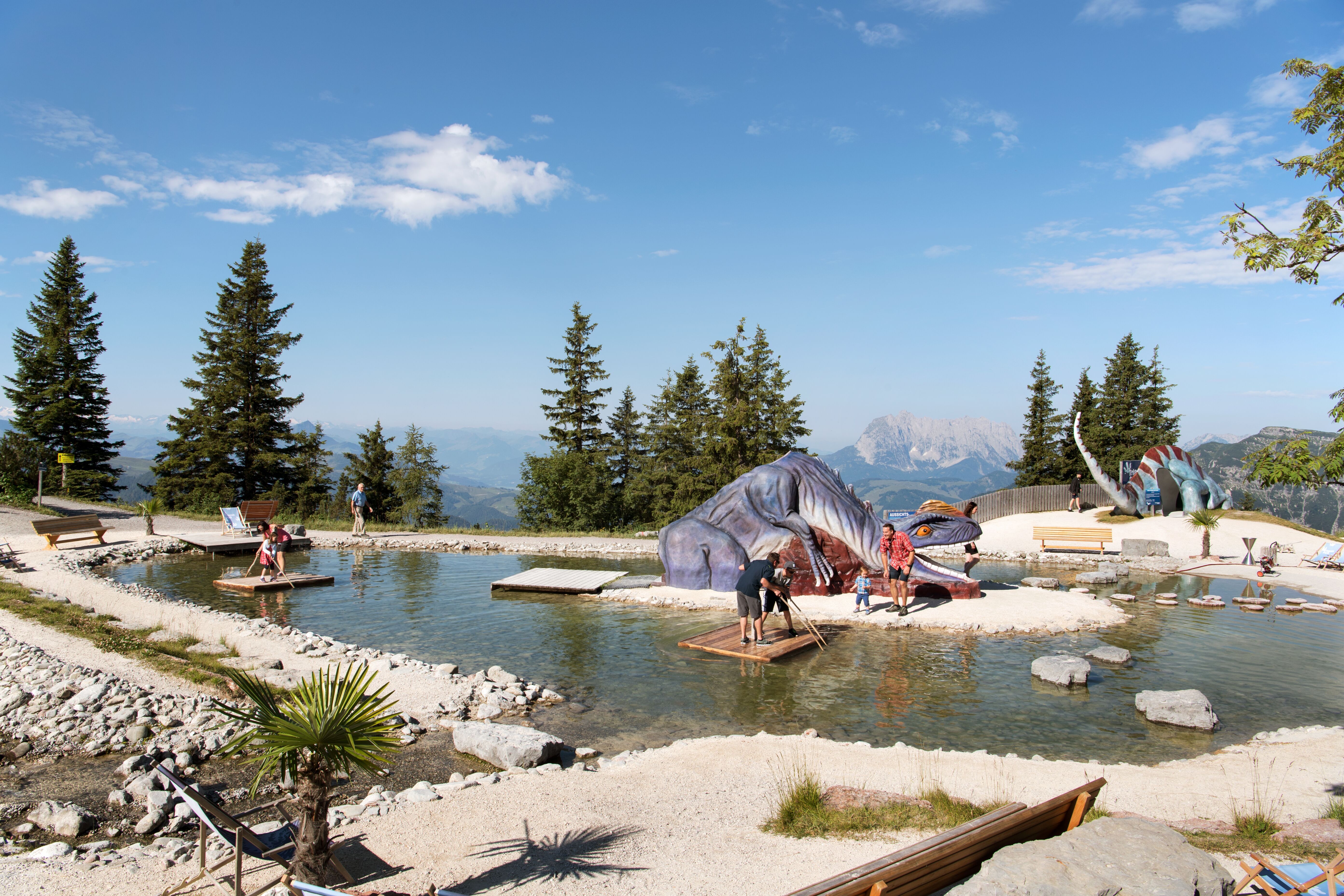 Triassic Park Steinplatte Waidring, See mit Wasserspielelementen