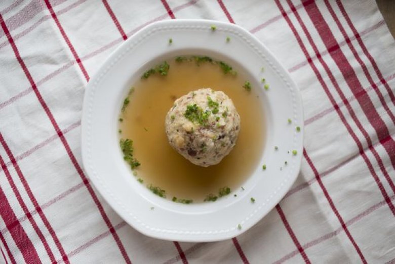 Speckkn&ouml;del sind lecker.
