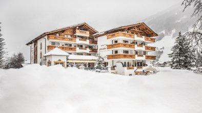 Der Stubaierhof im Winter - Foto_ Chris Hasibeder