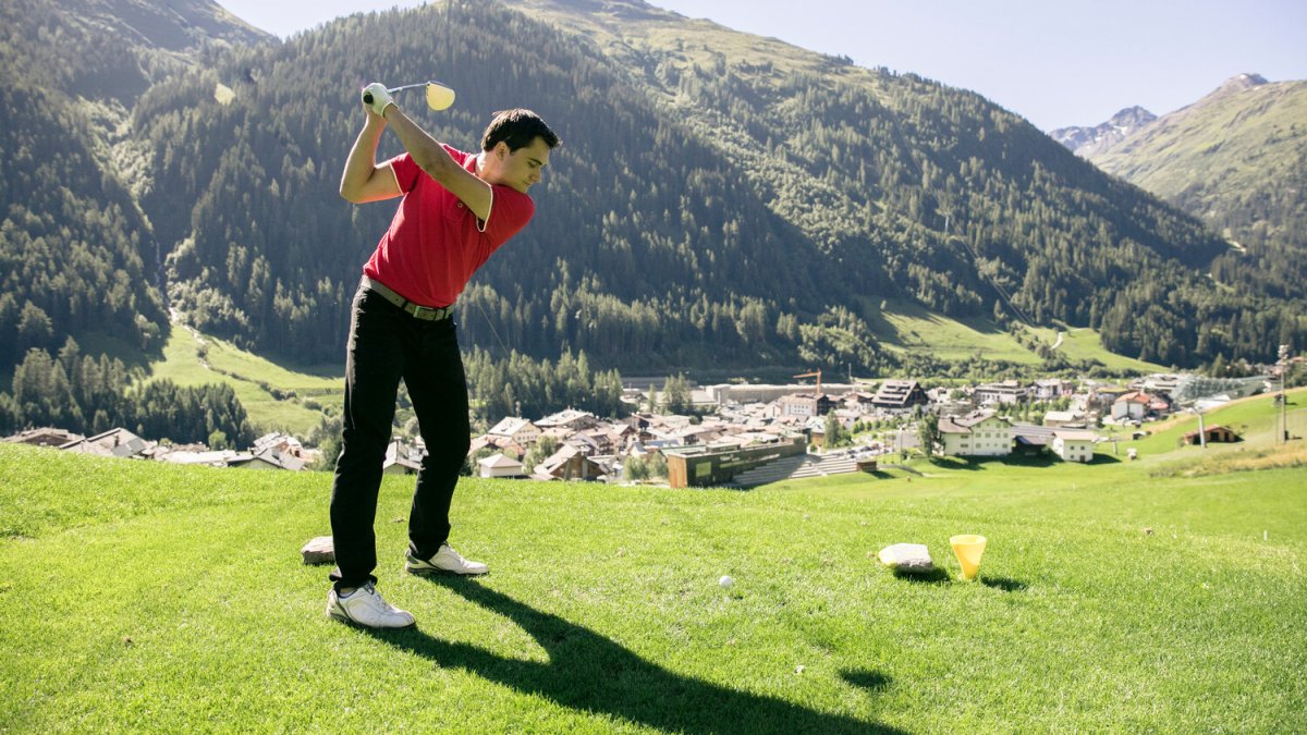 Golfen in St. Anton am Arlberg, © TVB St. Anton am Arlberg / Christoph Schöch