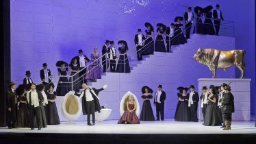 „Die lustige Witwe“ von Franz Lehár im Tiroler Landestheater, © Tiroler Landestheater