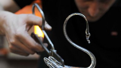 Glasbläserei Kisslinger Rattenberg Schwanfigur, © Alpbachtal Tourismus