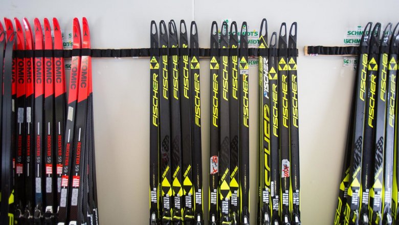 Qual der Wahl: Jeder Weltcupathlet verf&uuml;gt im Biathlon zwischen 15 und 20 Paar Ski.
