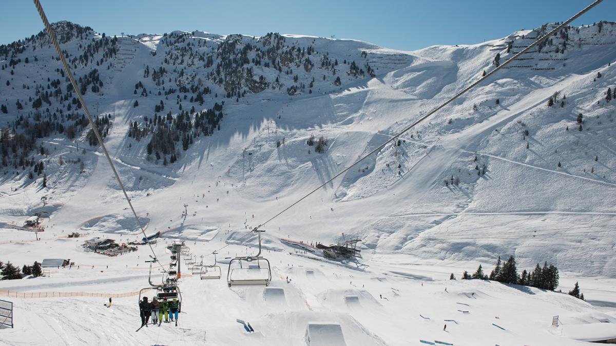 Freiheit ist, seine Grenzen auszuloten. Dutzende Obstacles fordern Ski- und Snowboardanfänger genauso heraus wie routinierte Wintersportler und abgebrühte Profis., © Mayrhofner Bergbahnen