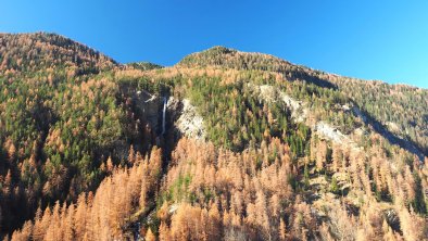 Blick zum Wasserfall