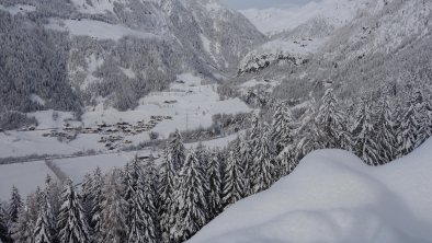 tiefverschneite Winterlandschaft