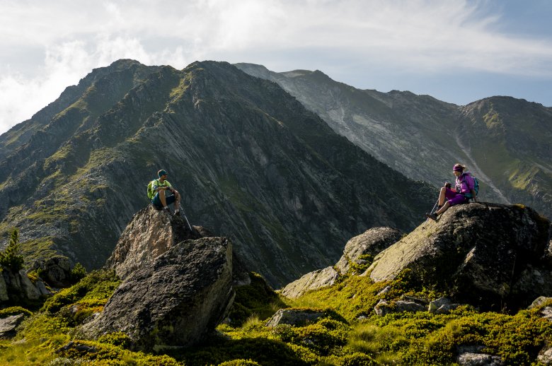 Eine gemeinsame Wanderung bringt in jedem Fall schon mal n&auml;her, © Tirol Webung - Hans Herbig