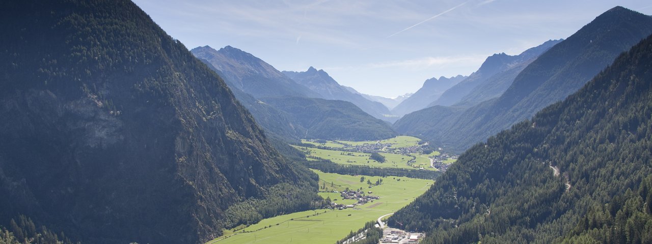 Blick ins Ötztal im Sommer, © Ötztal Tourismus