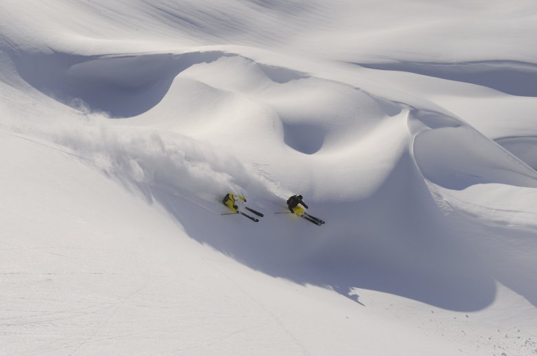 Wie auf Wolken schwebt man in St. Anton auf dem Tiefschnee., © Tirol Werbung - Josef Mallaun