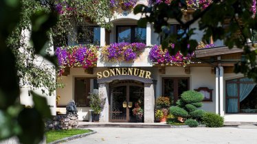 Hotel Sonnenuhr Eingang, © Hotel Sonnenuhr