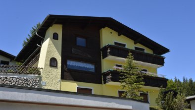 Ansicht Sommer Gästehaus Konrad Seefeld, © Anton Hiltpolt