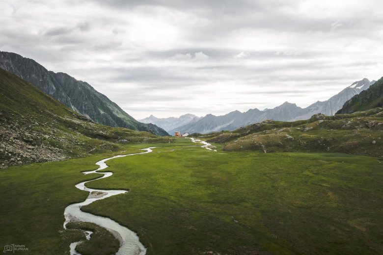 Der Aufstieg zur Regensburger H&uuml;tte lohnt sich nicht nur f&uuml;r die Aussicht..., © Neue Regensburger Hütte