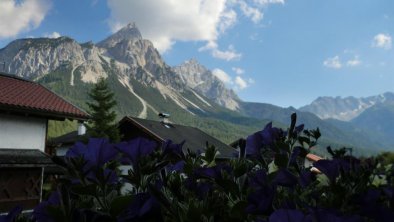 Blick zur Sonnenspitze und Zunterkopf, © Haus Fichtl