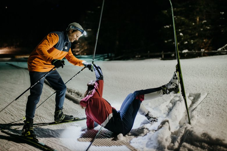 Ok, zugegeben - wer als Langlaufneuling st&uuml;rzt, muss nicht unbedingt ein Potschgoggl sein...freundlich geneigten Zeugen k&ouml;nnte das Wort trotzdem rausrutschen., © Tirol Werbung - Charly Schwarz