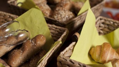 Bis zu 25 wechselnde Brotsorten, © Natürlich. Hotel mit Charakter in Fiss, Tirol