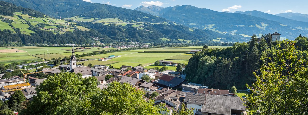 Blick auf Vomp und das Inntal, © Silberregion Karwendel