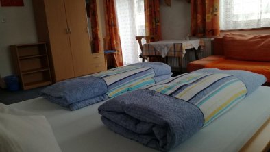 Doppel/Dreibettzimmer MIT Balkon