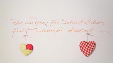 Handbemalt - Wandspruch von Künstler gestaltet, © Johanna Schiessendoppler