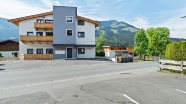 Modern apartment with a central location in the cozy Brixen im Thale, © bookingcom