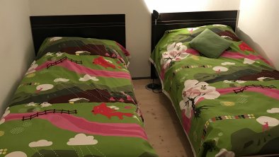 Schlafzimmer/Kinderzimmer