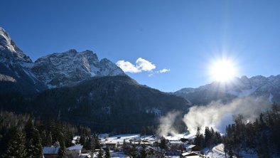 Alpspitz_Balkon_Ausblick_Sued_Ost_mitDorfverkleine