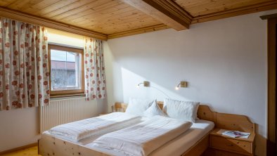 Kroepflhof_Taxaweg_47_St_Johann_Schlafzimmer