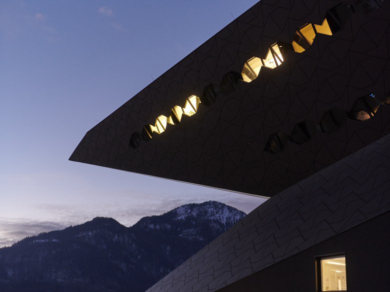 Das Wiener B&uuml;ro Delugan Meissl Architects hat das Festspielhaus von Erl entworfen.