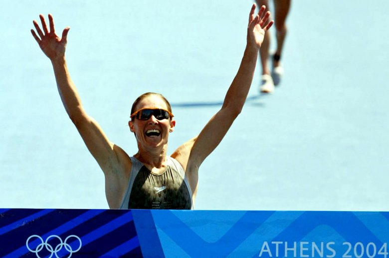 Kate Allen &uuml;bergl&uuml;cklich im Ziel, sie gewinnt die Goldmedaille bei den Olympischen Spielen 2004.
(c) Privataufnahme
