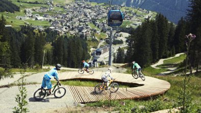 https://images.seekda.net/AT_UAB7-06-03-02/Kinder_im_Bikepark_Serfaus-Fiss-Ladis__00_%28c%29_Christian_Waldegger.jpg