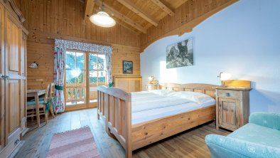 Schlafzimmer Tirolerhaus Ferienwohnung 23