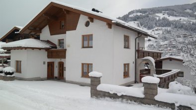 Ansicht_Haus-Winter