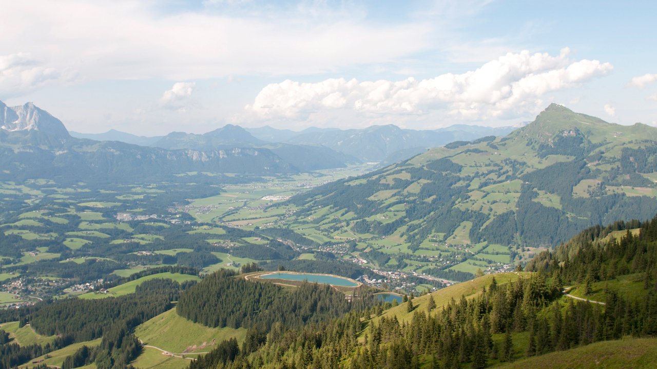 Ausblick von der Fleckalm auf das Kitzbüheler Horn (rechts), © Tirol Werbung/Michael Werlberger