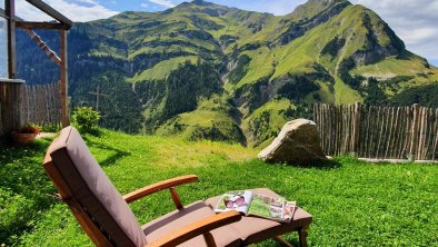 Bichlhof Kaisers Garten mit Bergpanorama